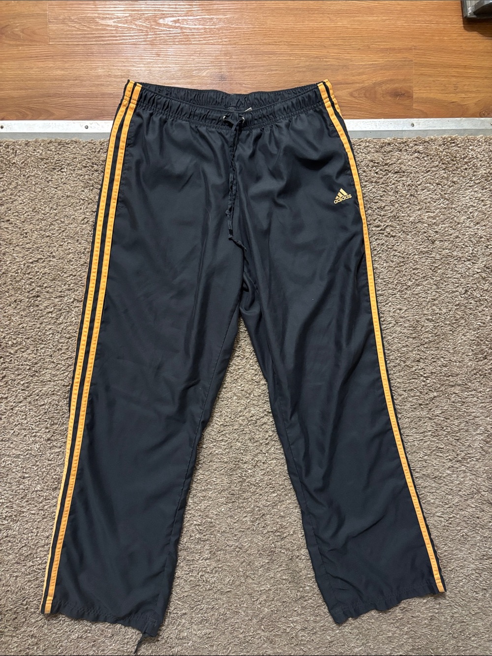 adidas Men Lg Dark Gray Track Pants with Yellow Stripes Gently Used Relaxed Fit